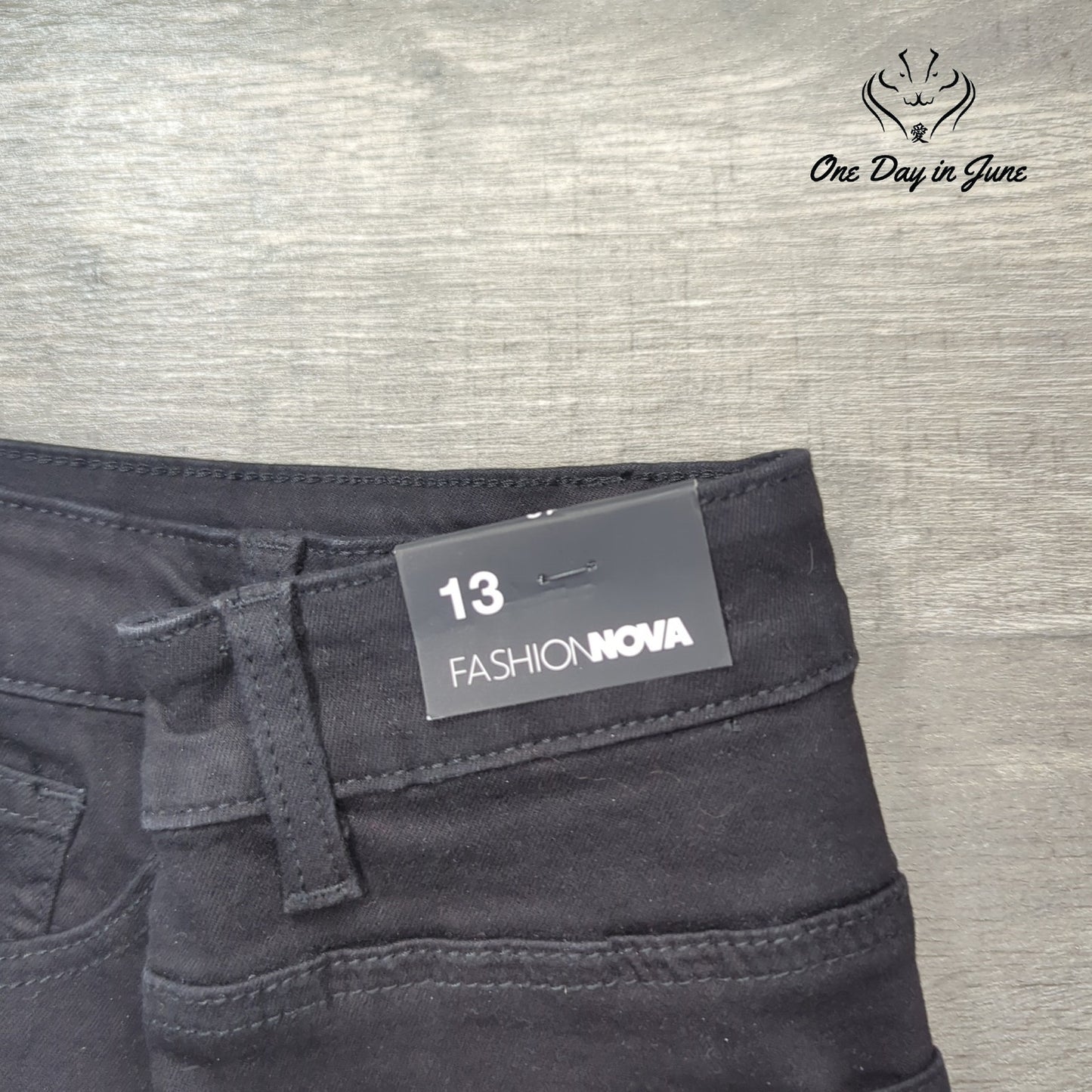 Fashion Nova Juniors Stay The Fray Denim Shorts Size 13