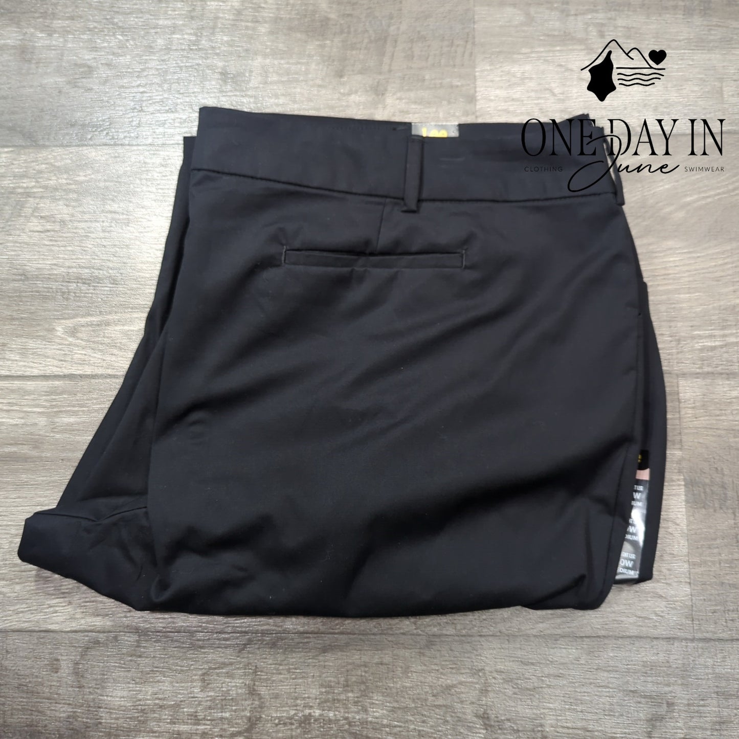 Lee Plus Size Mid Rise Straight Leg Pants Size 30W