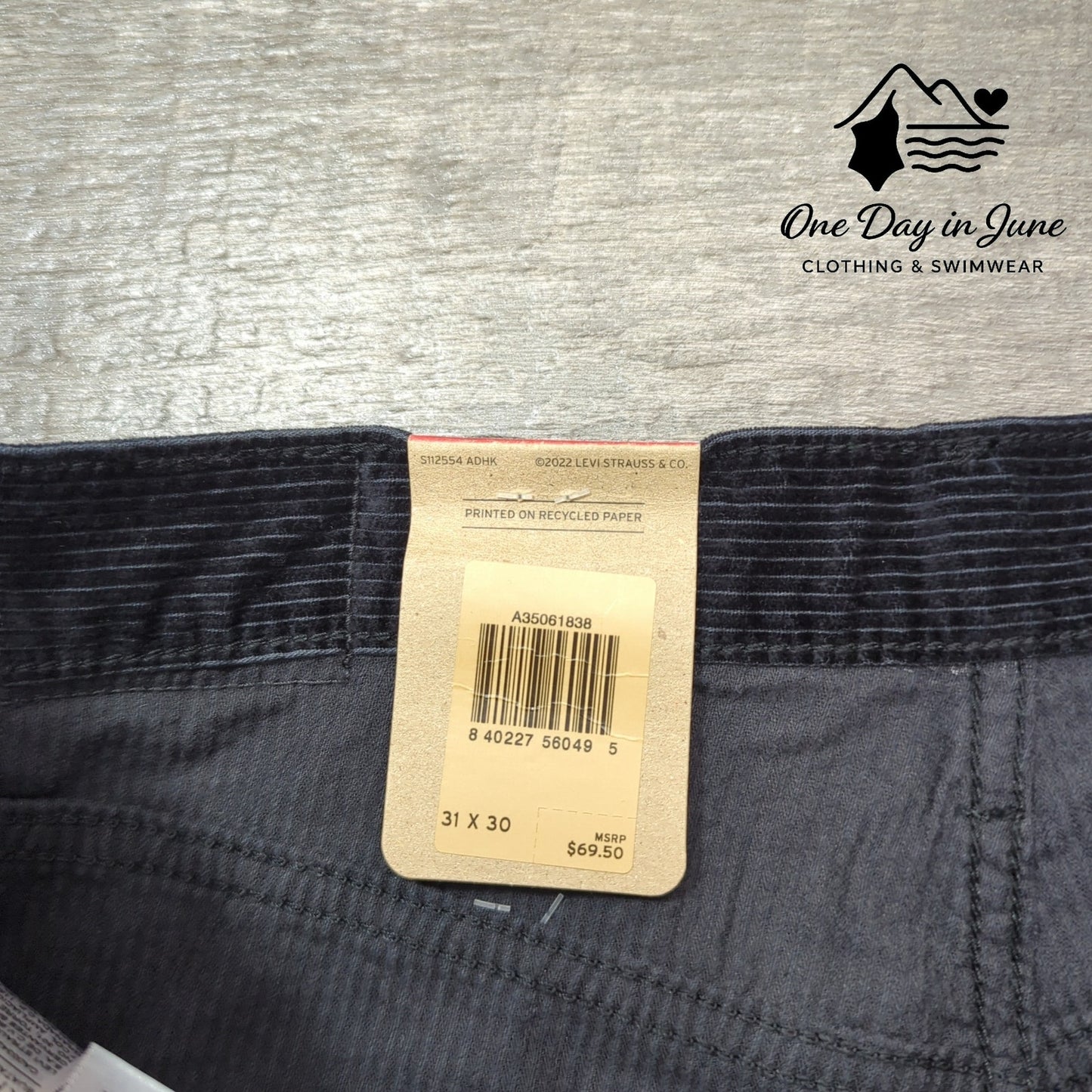 Levi's High Waisted Mom Jeans Corduroy Pants Size 31X30