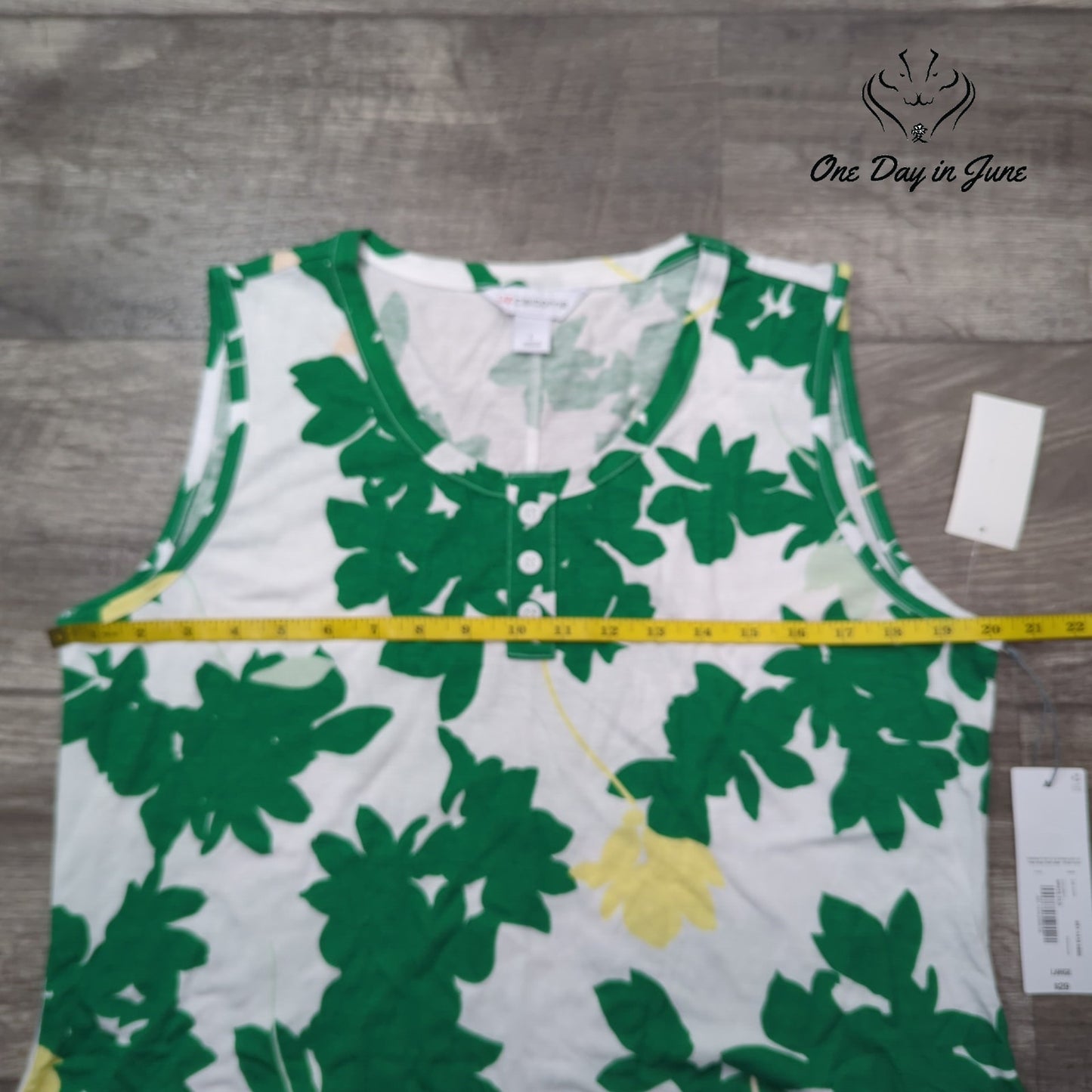 Liz Claiborne Sleeveless Top Size L