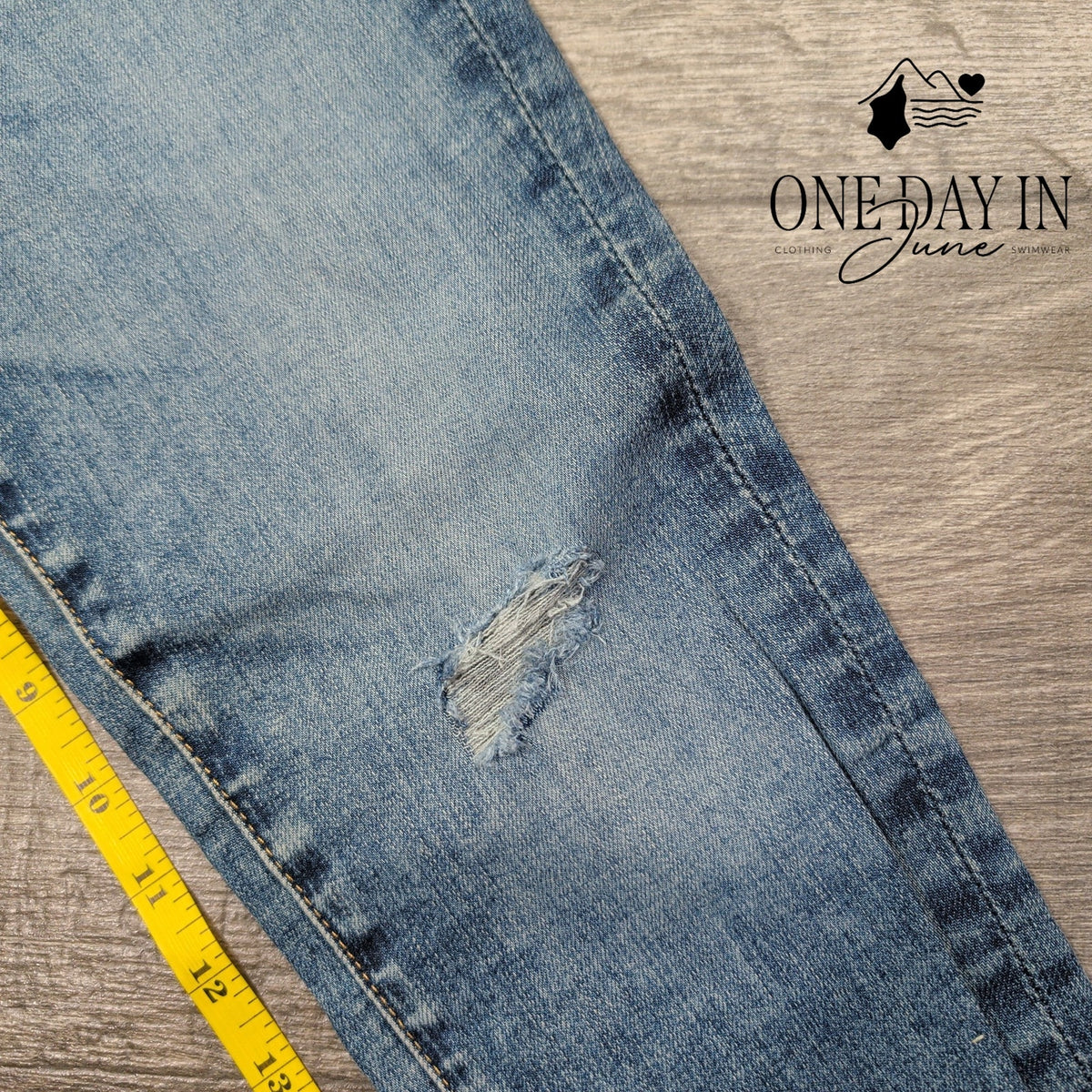 AG Adriano Goldschmied The Middi Ankle Jeans Distressed NWT Size 4 (27)