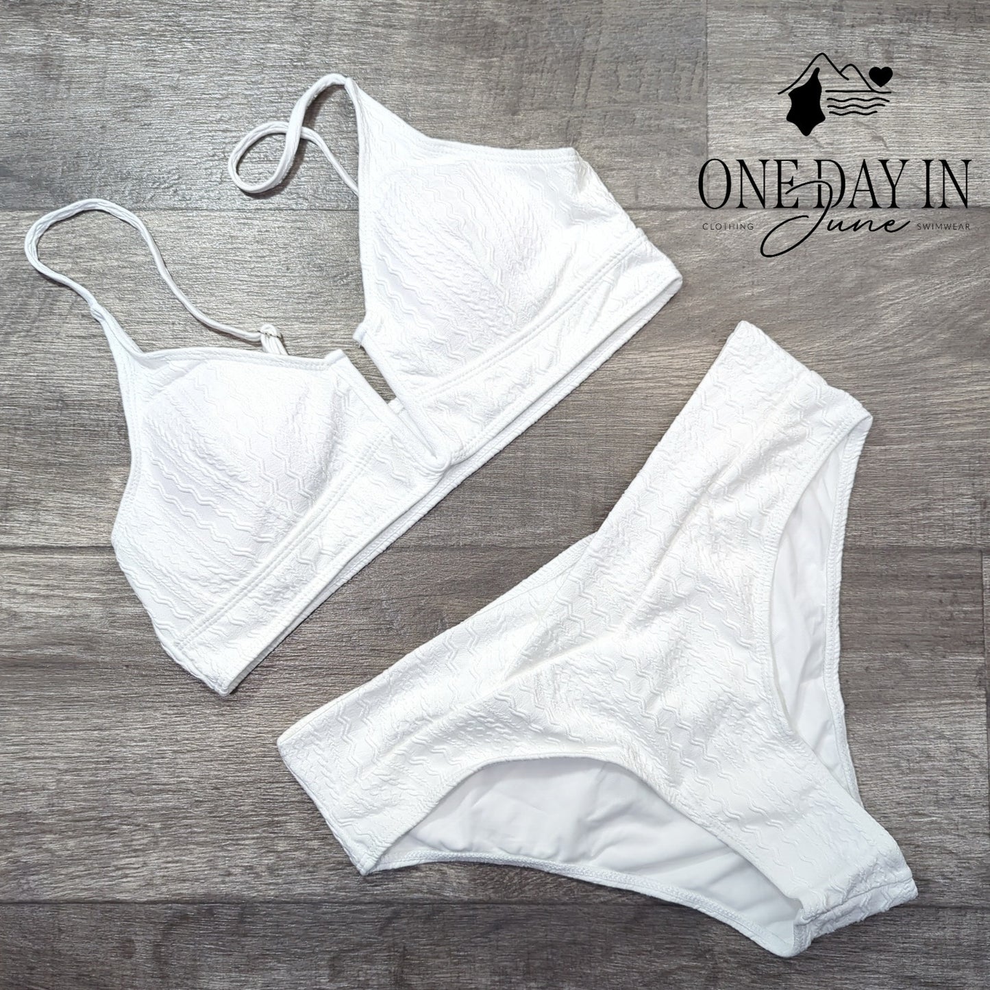 Charmleaks V Wire Textured Bikini Swimsuit Size L