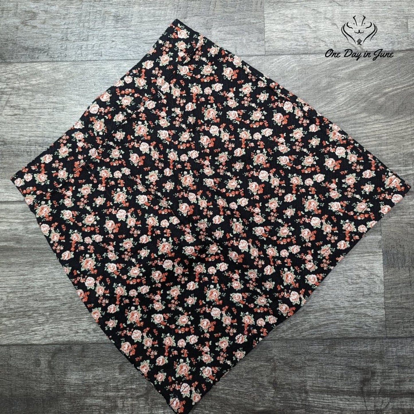 Forever 21 Zip Front Floral Denim Skirt Size S