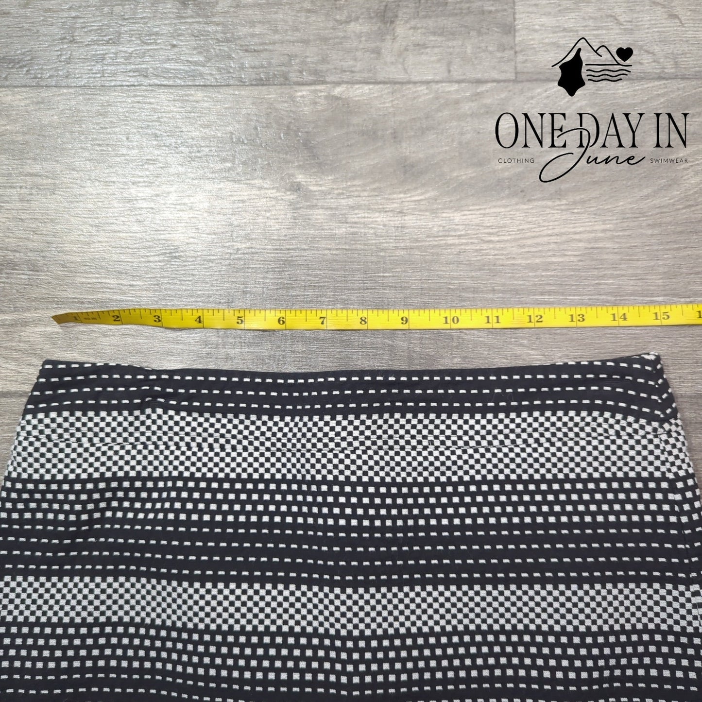 Loft Petite Mini Skirt Size 4P