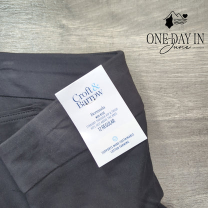 Croft & Barrow Mid Rise Pull On Bermuda Shorts Size 12