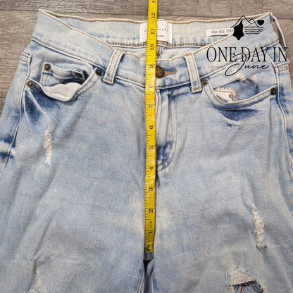 True Craft High Rise Straight Jeans Light Wash Distressed Embroidered Size 0