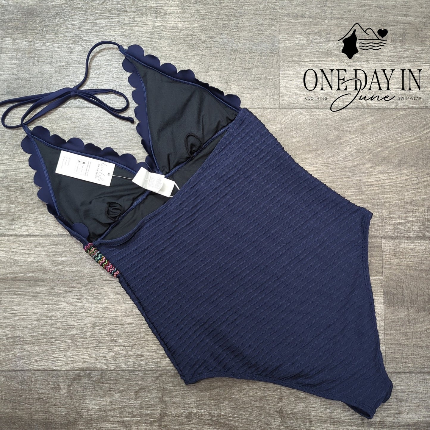Cupshe One Piece Swimsuit Navy Blue Scallop V Neck Textured NWT Size M