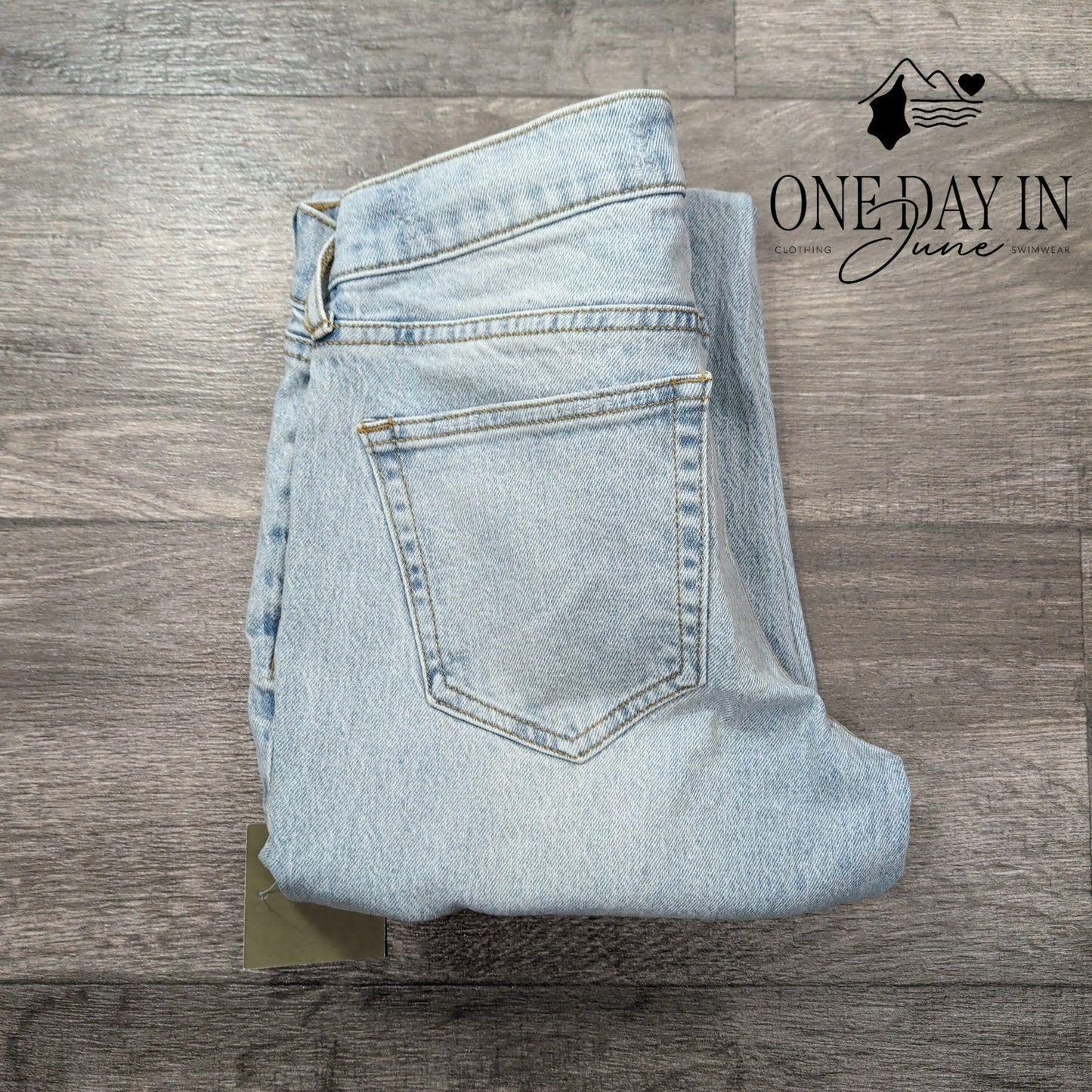 Oliver Logan Petite Chester Low Rise Straight Jeans Size 2P (26P)