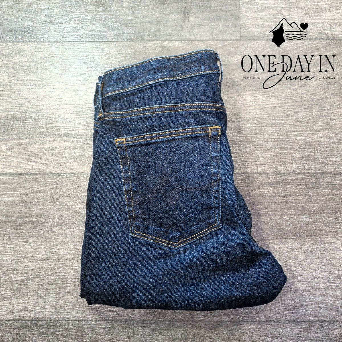 AG Adriano Goldschmied Straight Leg Jeans Women's Dark Blue NWT Size 4 (27)