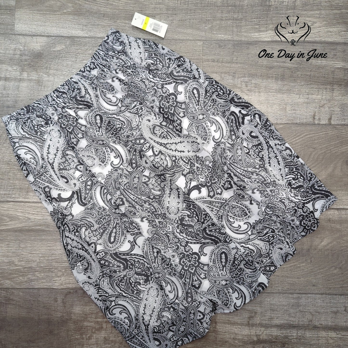 Kim Rogers Pull On Midi Skirt Size M