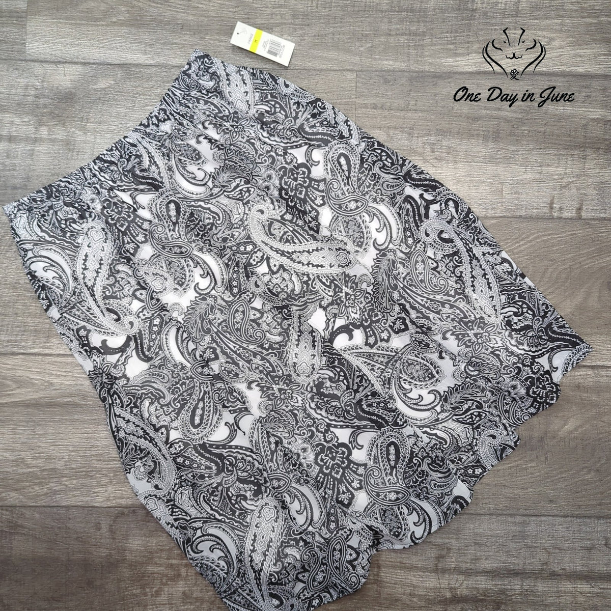 Kim Rogers Pull On Midi Skirt Black White Paisley Print NWT Size M