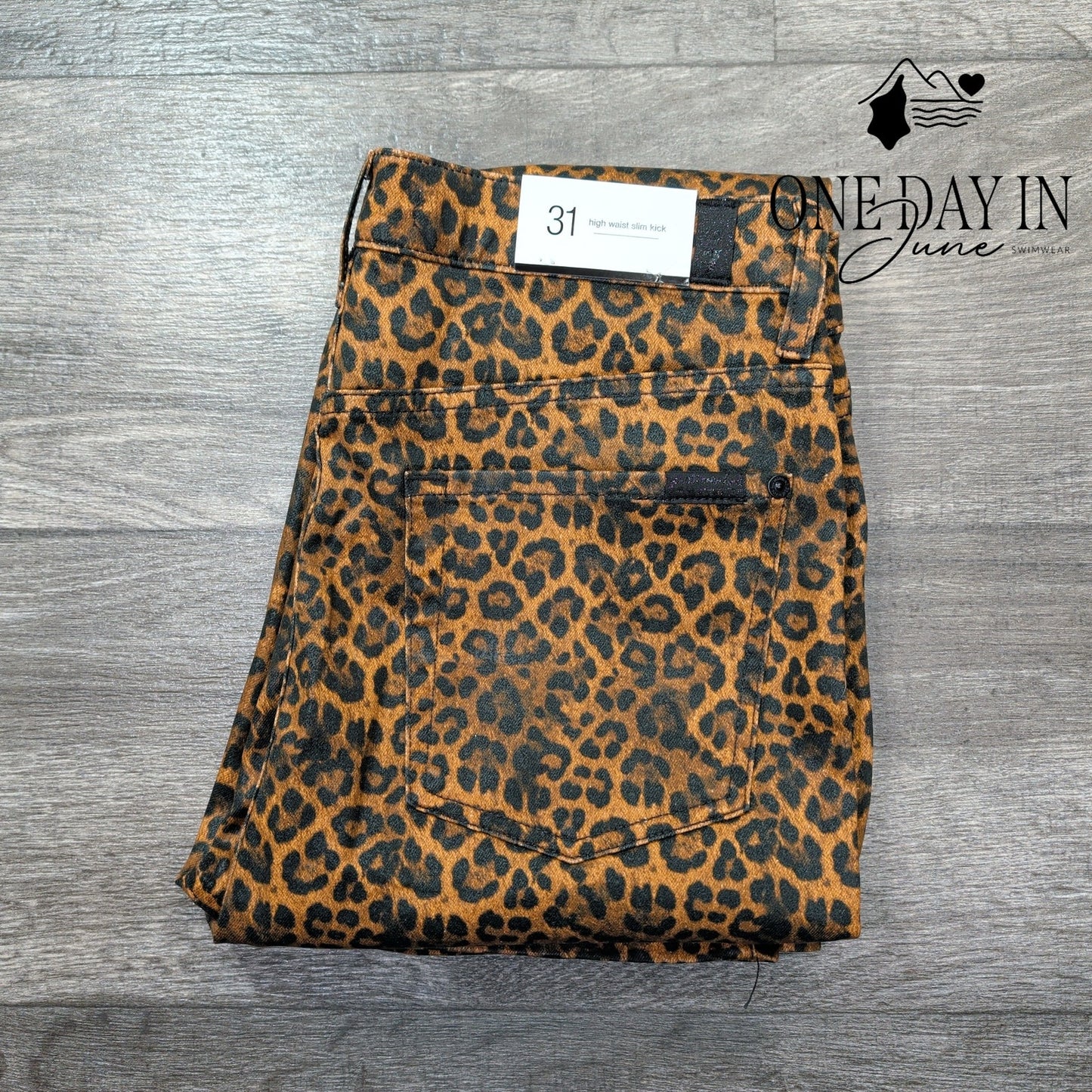 7 For All Mankind Slim Kick Jeans Leopard Coated High Rise NWT $225 Size 12 (31)