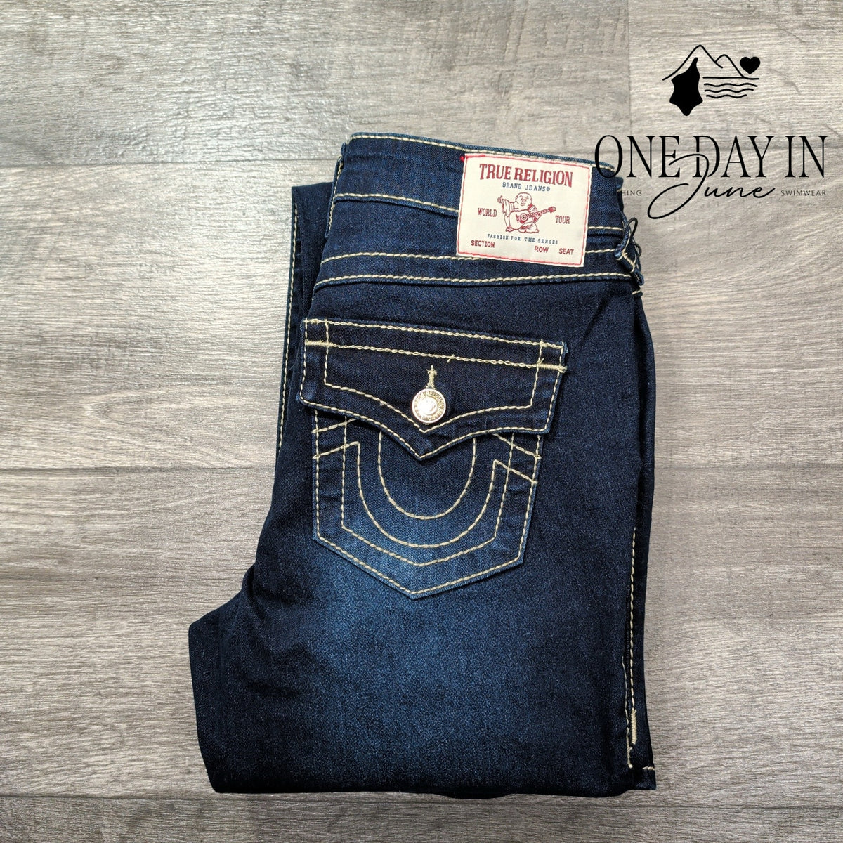 True Religion Becca Big T Flap Bootcut Jeans Dark Oak Wash NWT Size 6 (28)