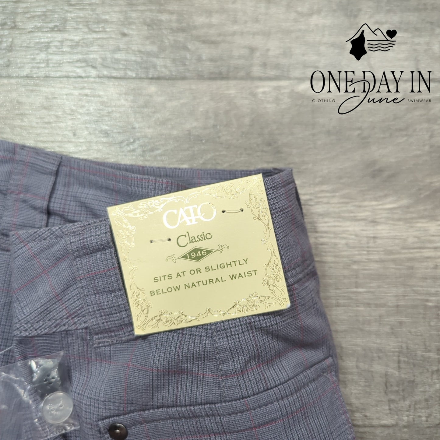 Cato Classic Fit Cropped Pants Size 8