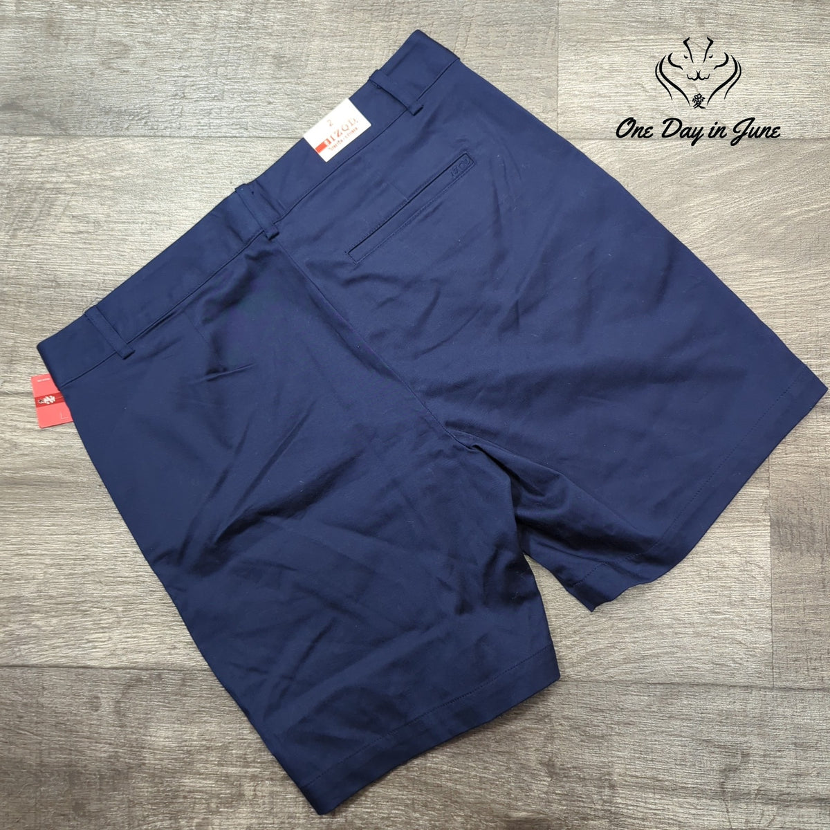 Izod Women's Stretch Flat Front Chino Shorts Navy Blue NWT Size 2