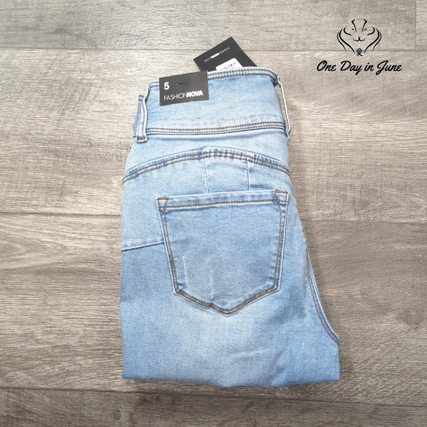 Fashion Nova Turnin Heads Low Rise Jeans Size 5