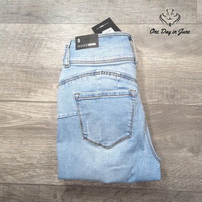 Fashion Nova Turnin Heads Low Rise Jeans Size 5