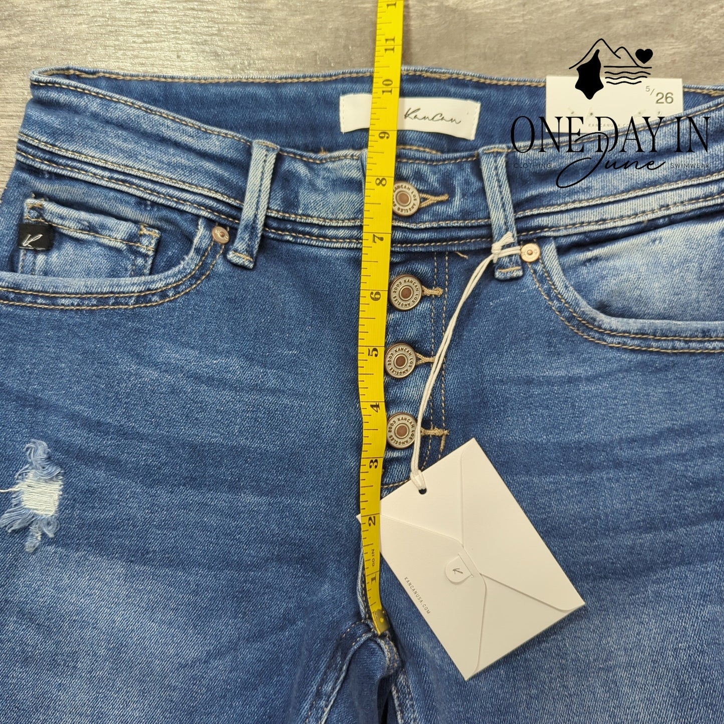 KanCan Juniors Mid Rise Skinny Straight Distressed Jeans Size 5