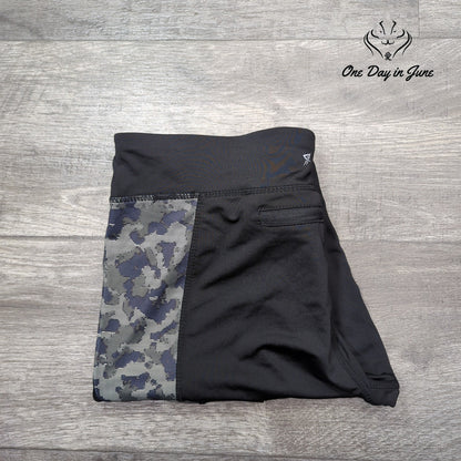 Atmosphere Tight Fit Crop Workout Leggings Black Camo Mesh NWT Size 8