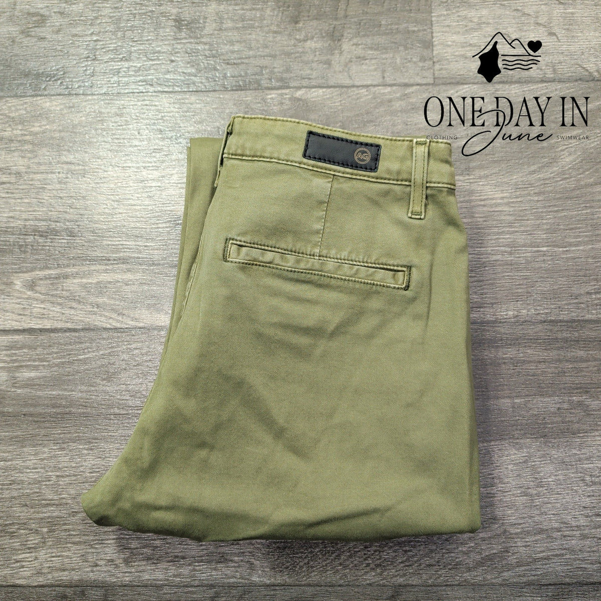 AG Adriano Goldschmied Straight Leg Chino Pants Olive Green NWT Size 4 (27)