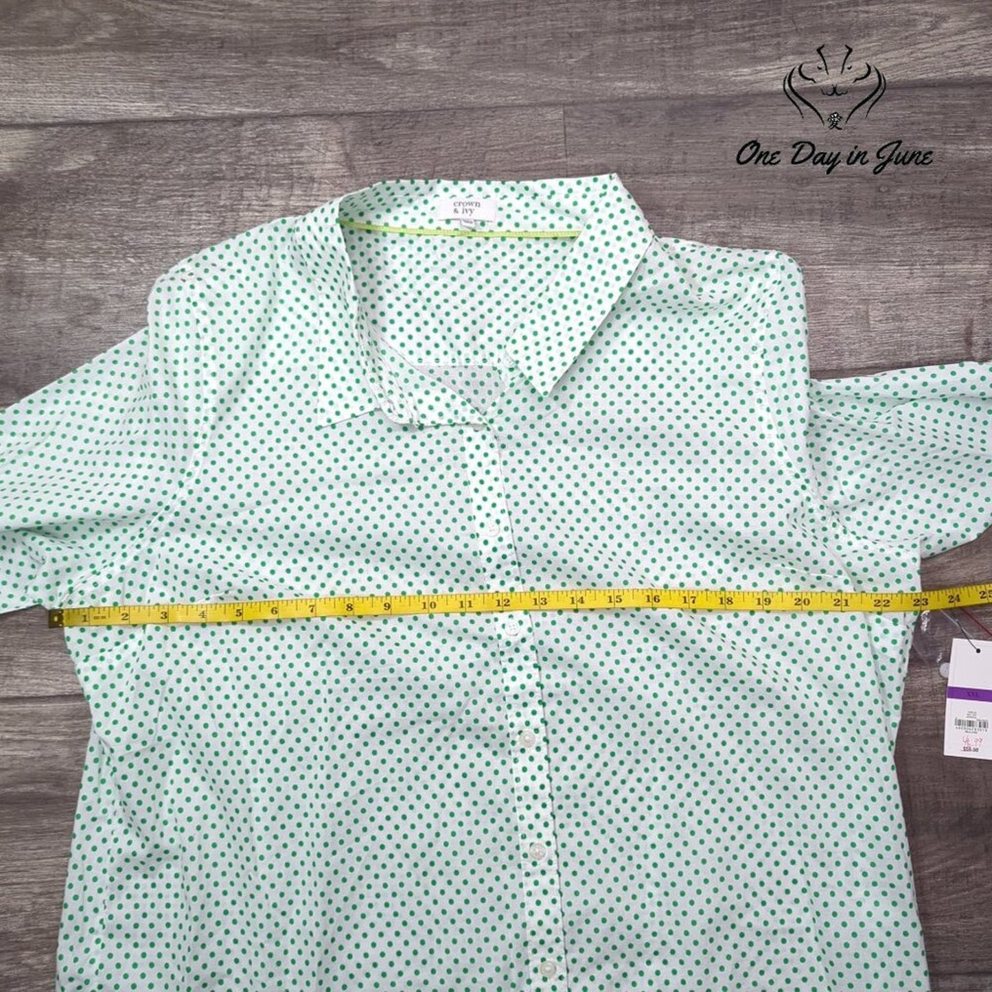 Crown & Ivy Button Down Top Size XXL