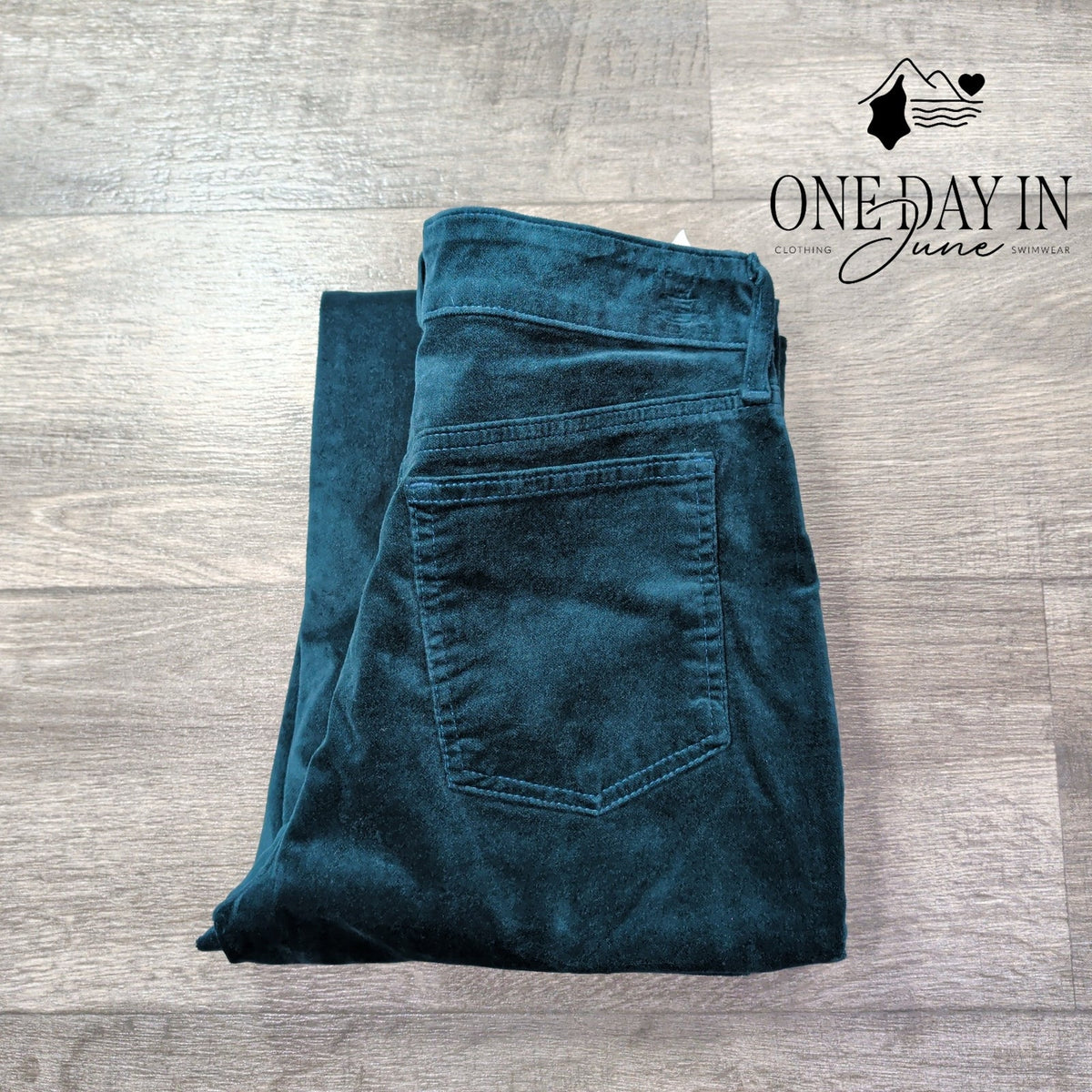 Chico's Pull On Kick Flare Pants Teal Velvet Velour NWT Size Chico's 1 (8)