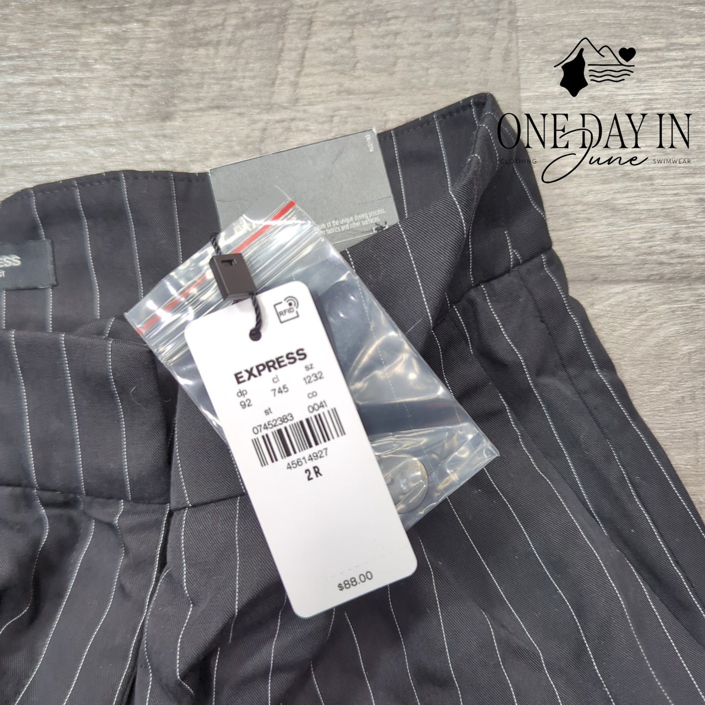 Express Stylist Tapered Leg Pinstripe Pants Size 2