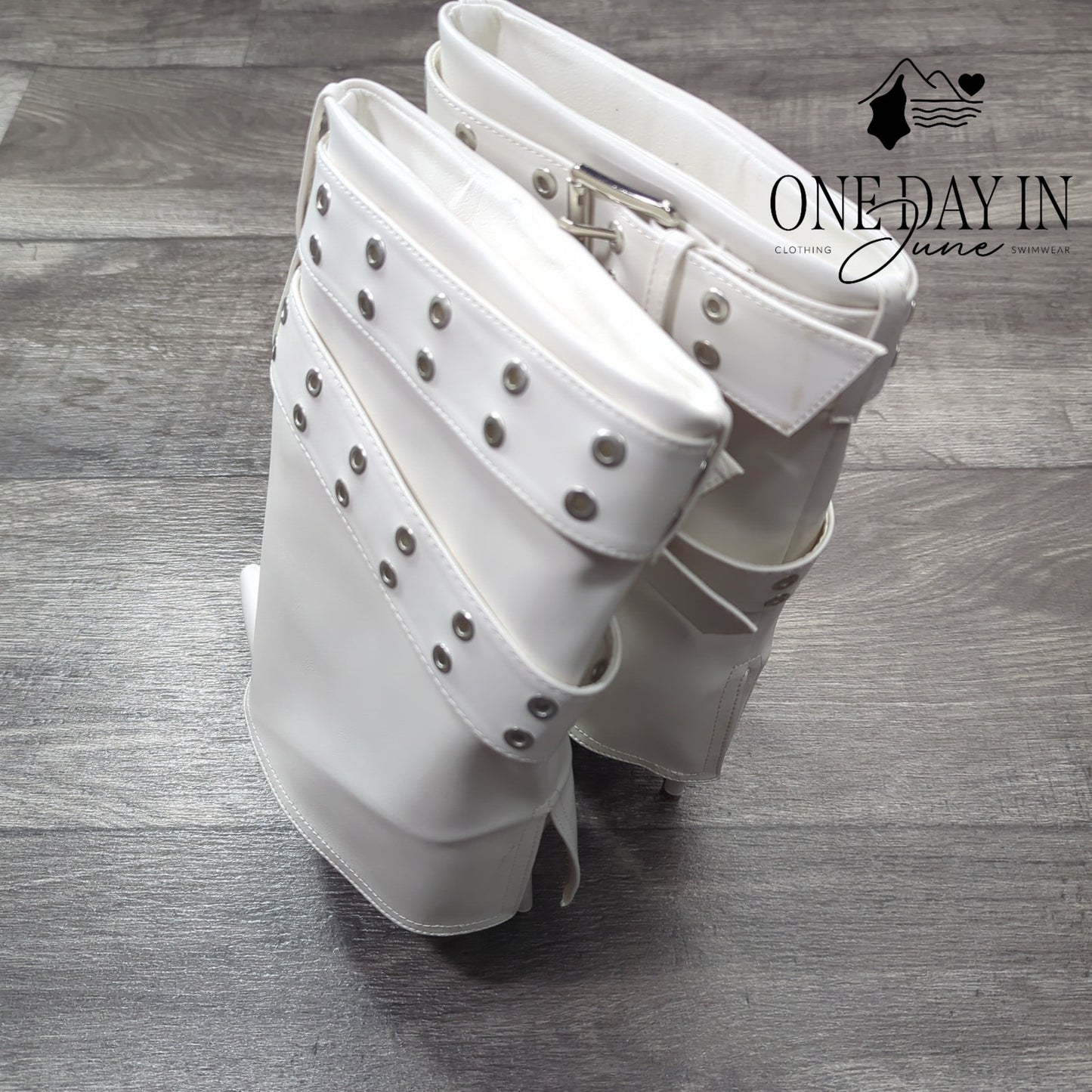 Wild Diva Faux Leather Buckle Heel Boots Size 5.5