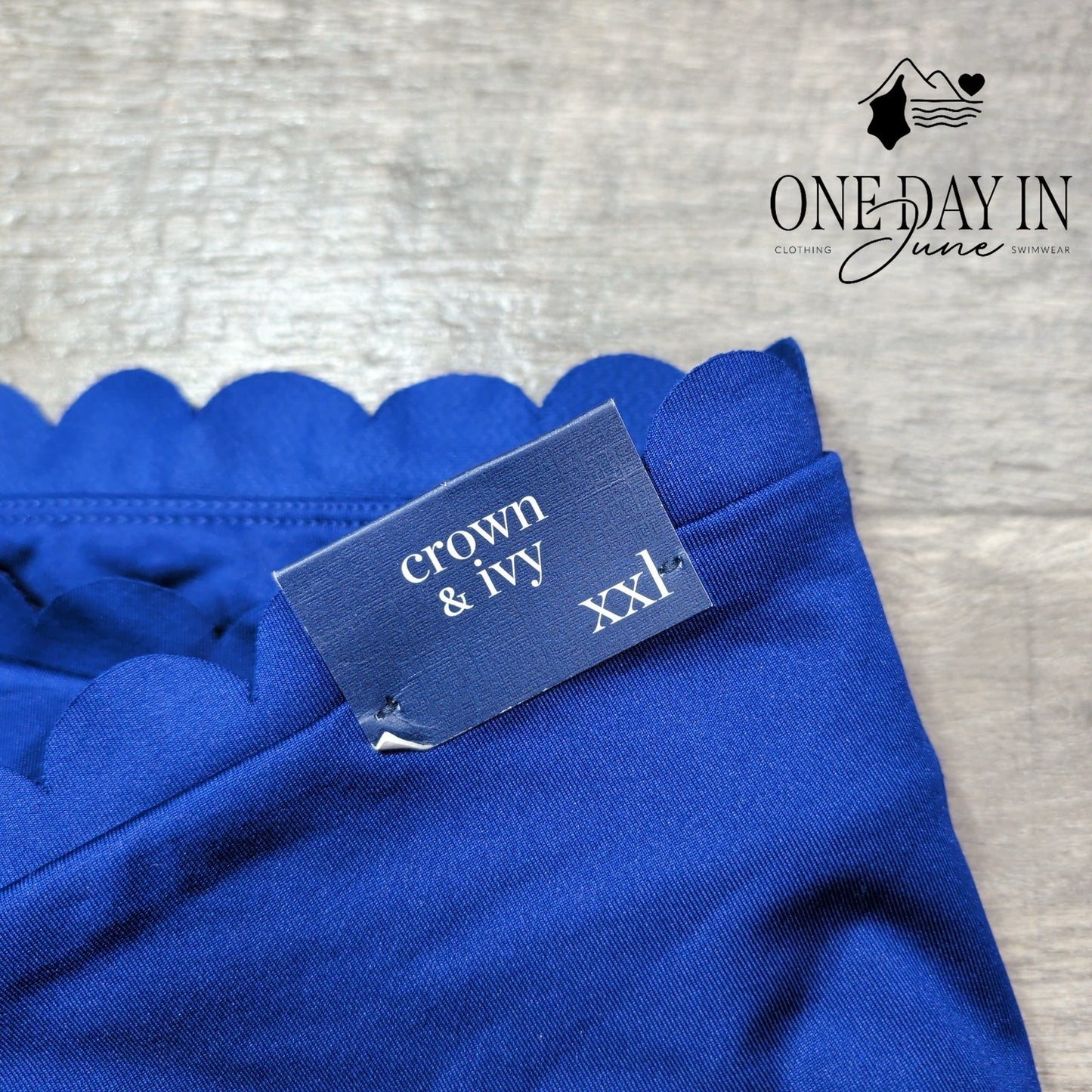 Crown & Ivy Scallop Edged Capri Leggings Size XXL