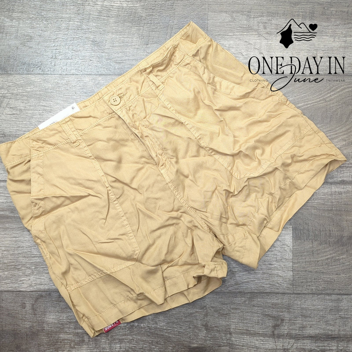 Social Standard by Sanctuary Fortune Tencel Shorts Tan NWT Size XL