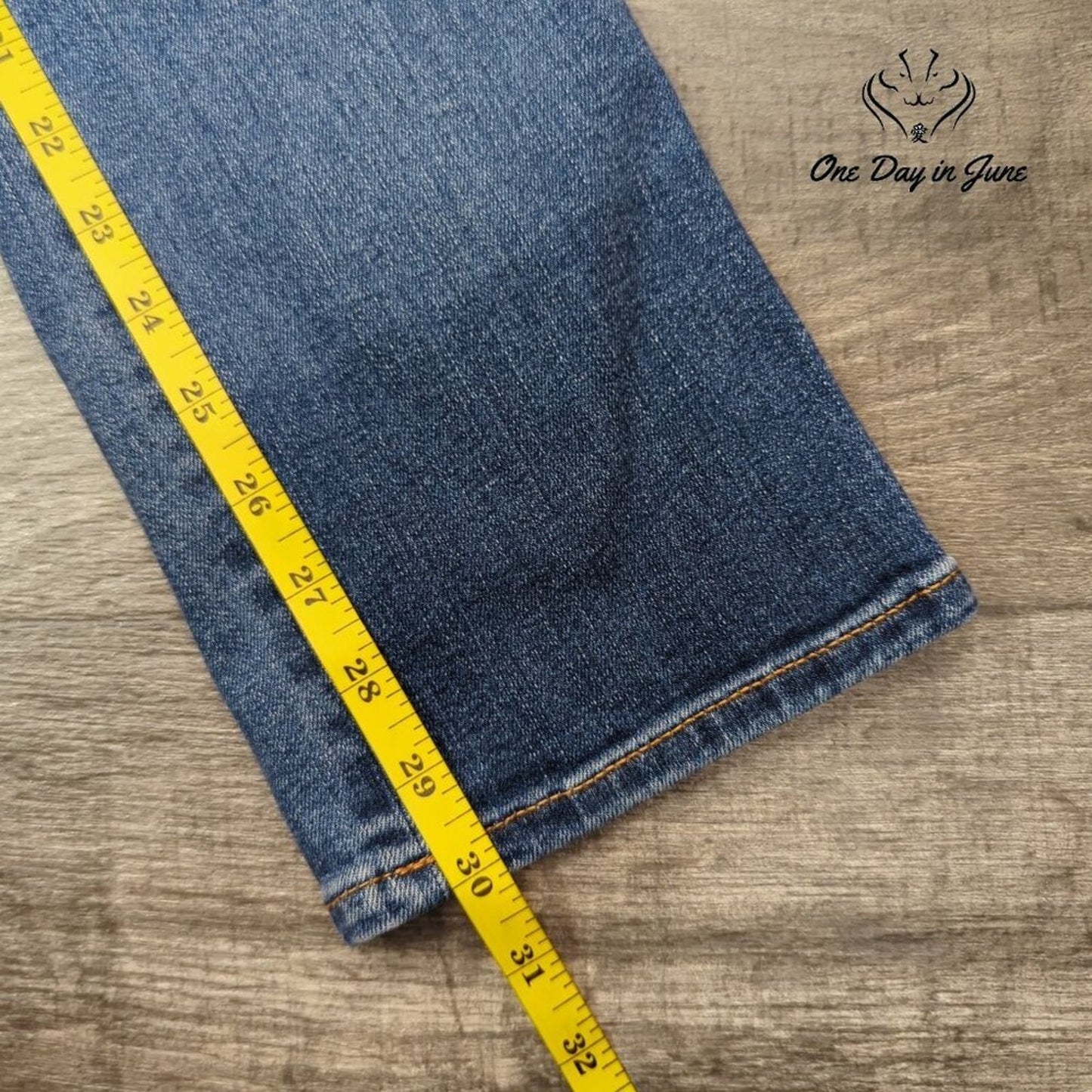 Chico's DefineMe Denim Straight Leg Ankle Jeans Size Chico's 0T (4T)