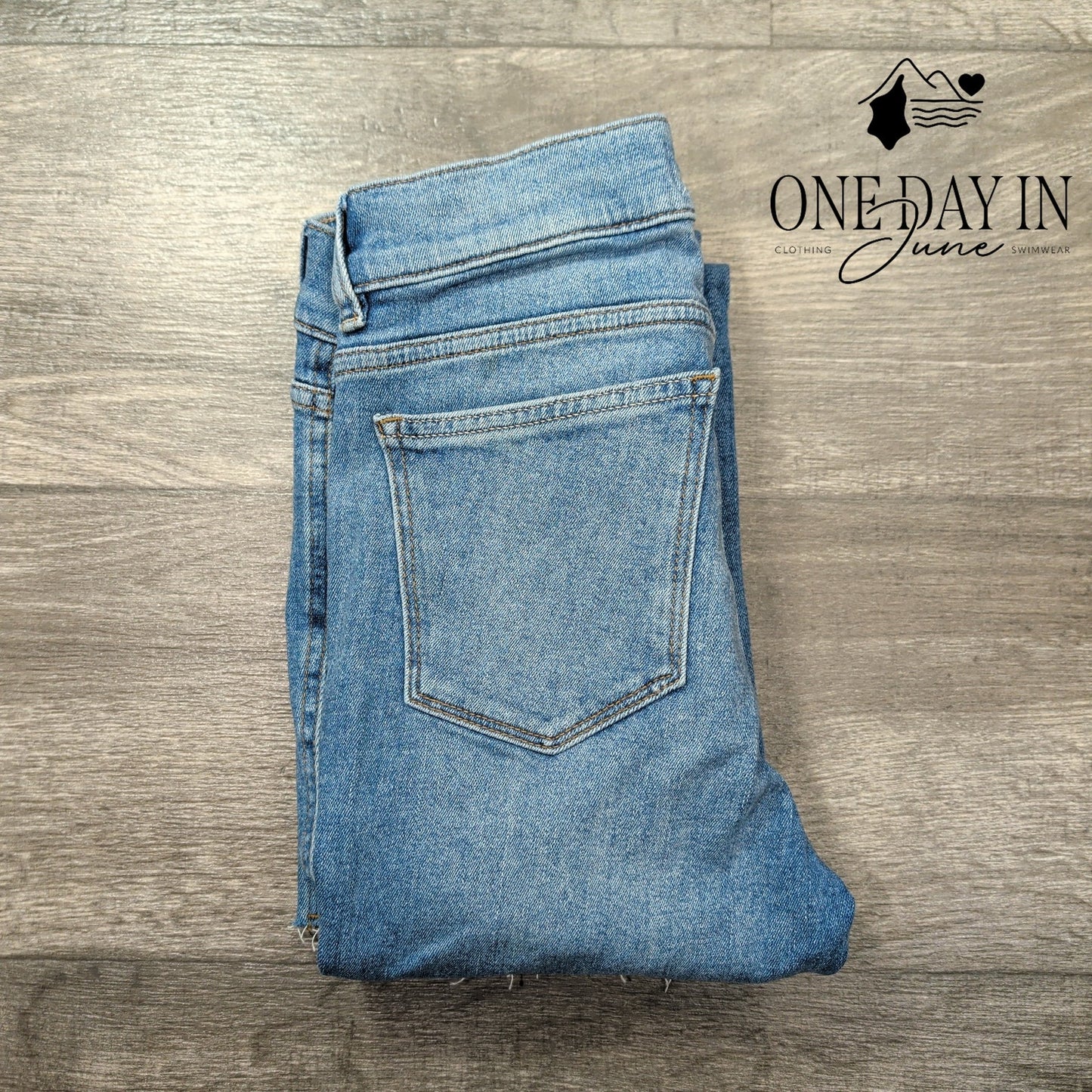 DL1961 Mara Straight Mid Rise Ankle Jeans Size 00 (24)