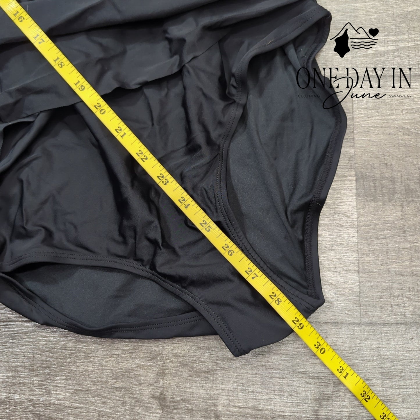 Smismivo Twist Front One Piece Swimsuit Size XL