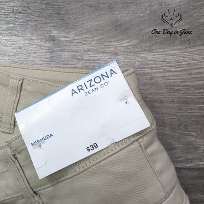 Arizona Jean Co. Juniors Bermuda Shorts Khaki Beige Chino NWT Size 11