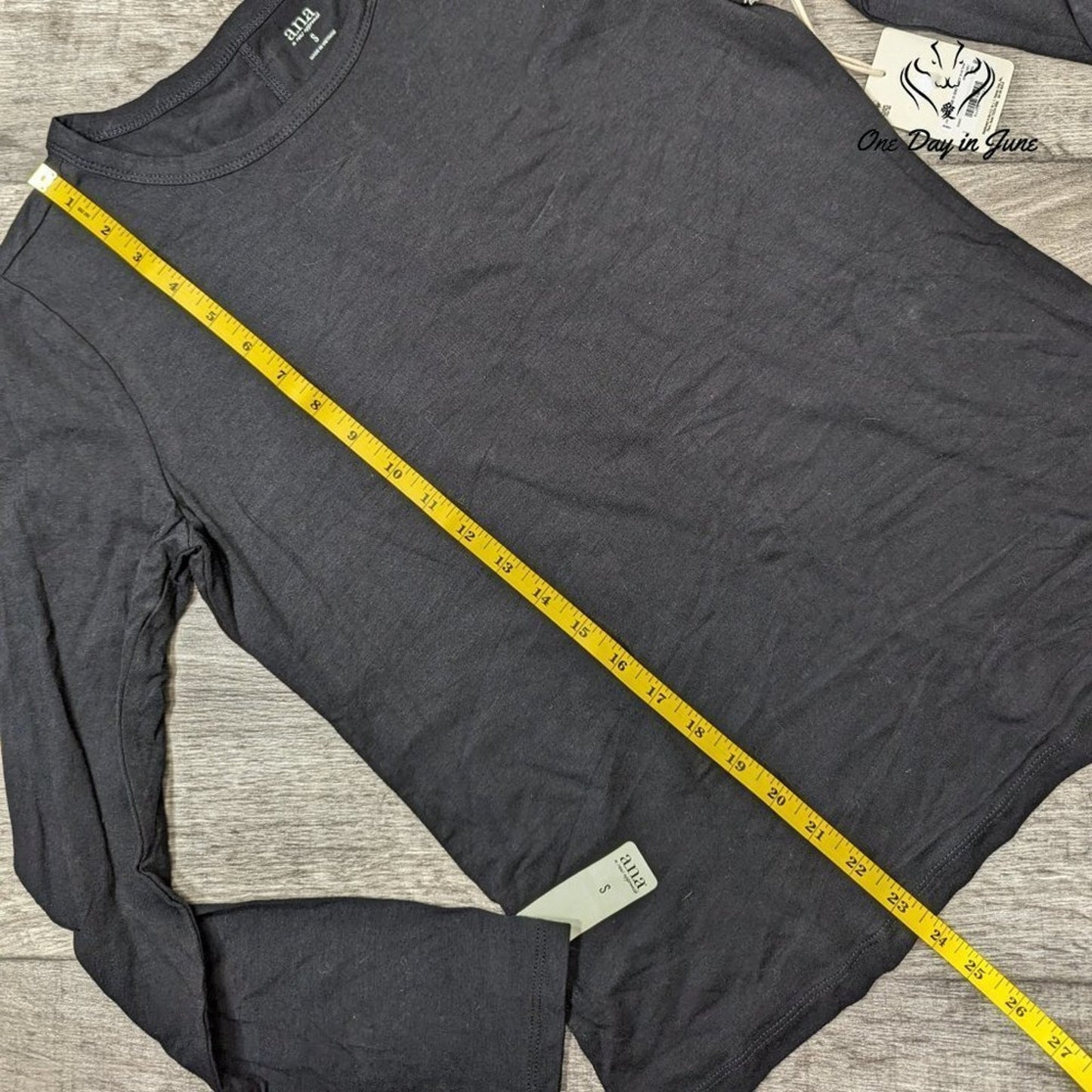 A.n.a Long Sleeve Tee Shirt Size S