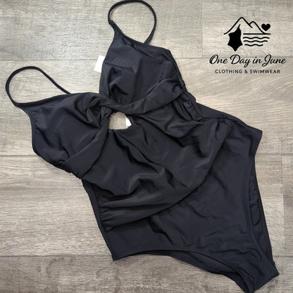 Cupshe Cross Front Keyhole One Piece Swimsuit Size M