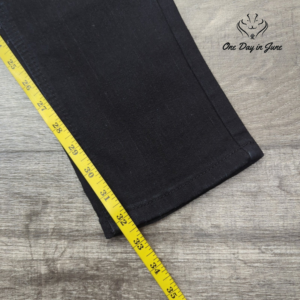 Rocawear Velour Straight Leg Jeans Black Gold Hardware NWT Juniors Size 11