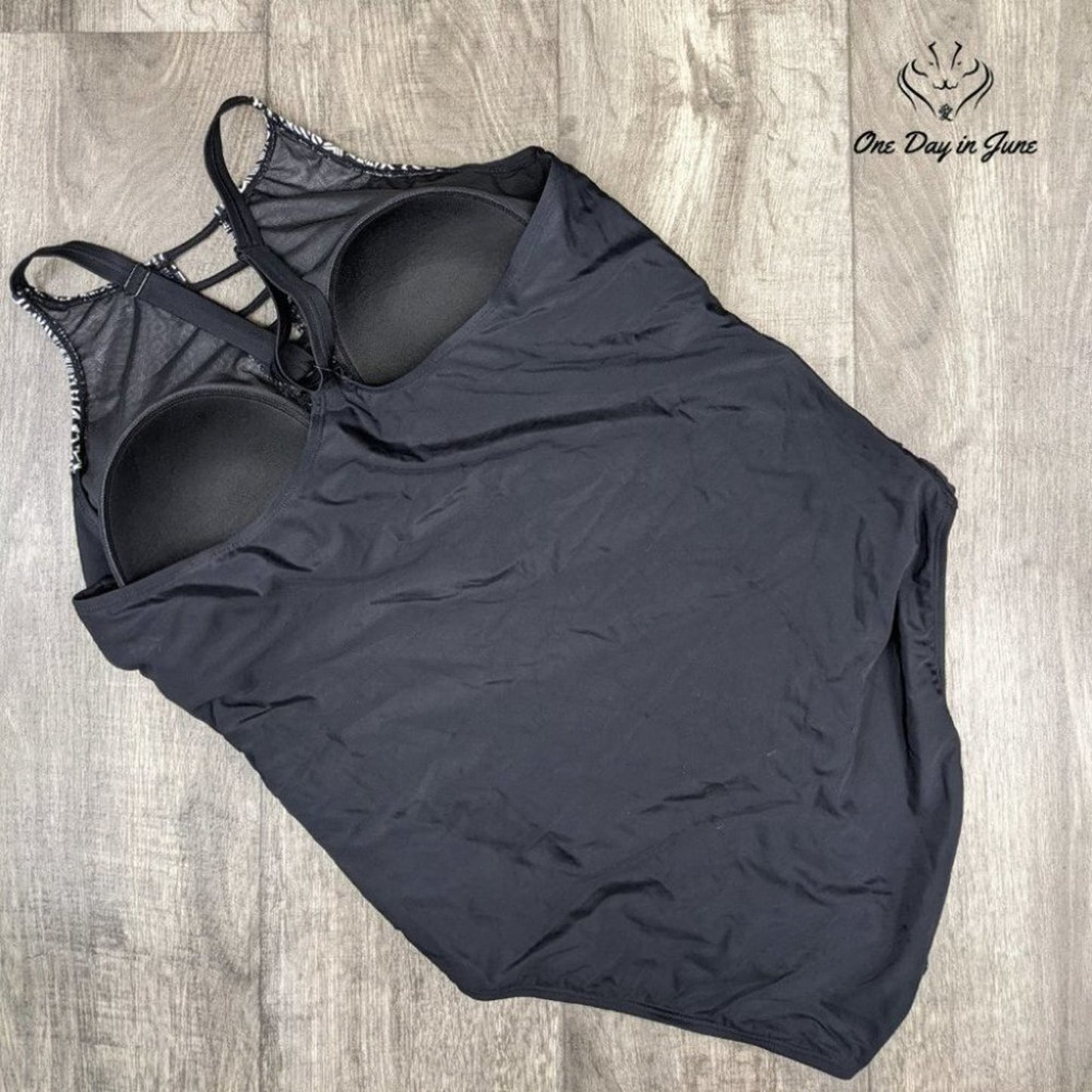Amzbrly Deep V Neck Plunge Plus Size Criss Cross Sides Size 2XL
