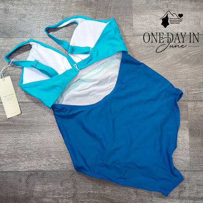 Dokotoo Twist Front One Piece Swimsuit Size M