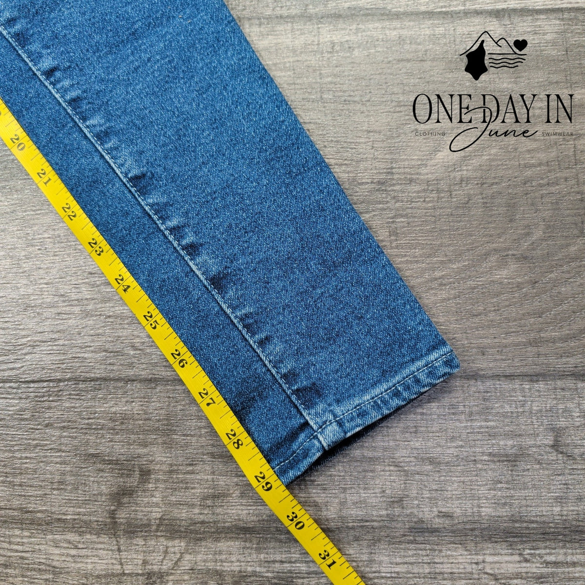AG Adriano Goldschmied The Farrah High Rise Skinny Jeans Blue NWT Size 4 (27)