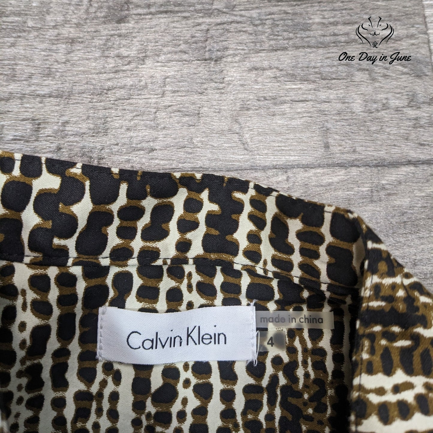 Calvin Klein Short Sleeve Snap Front Tie Belt Dress Size 4
