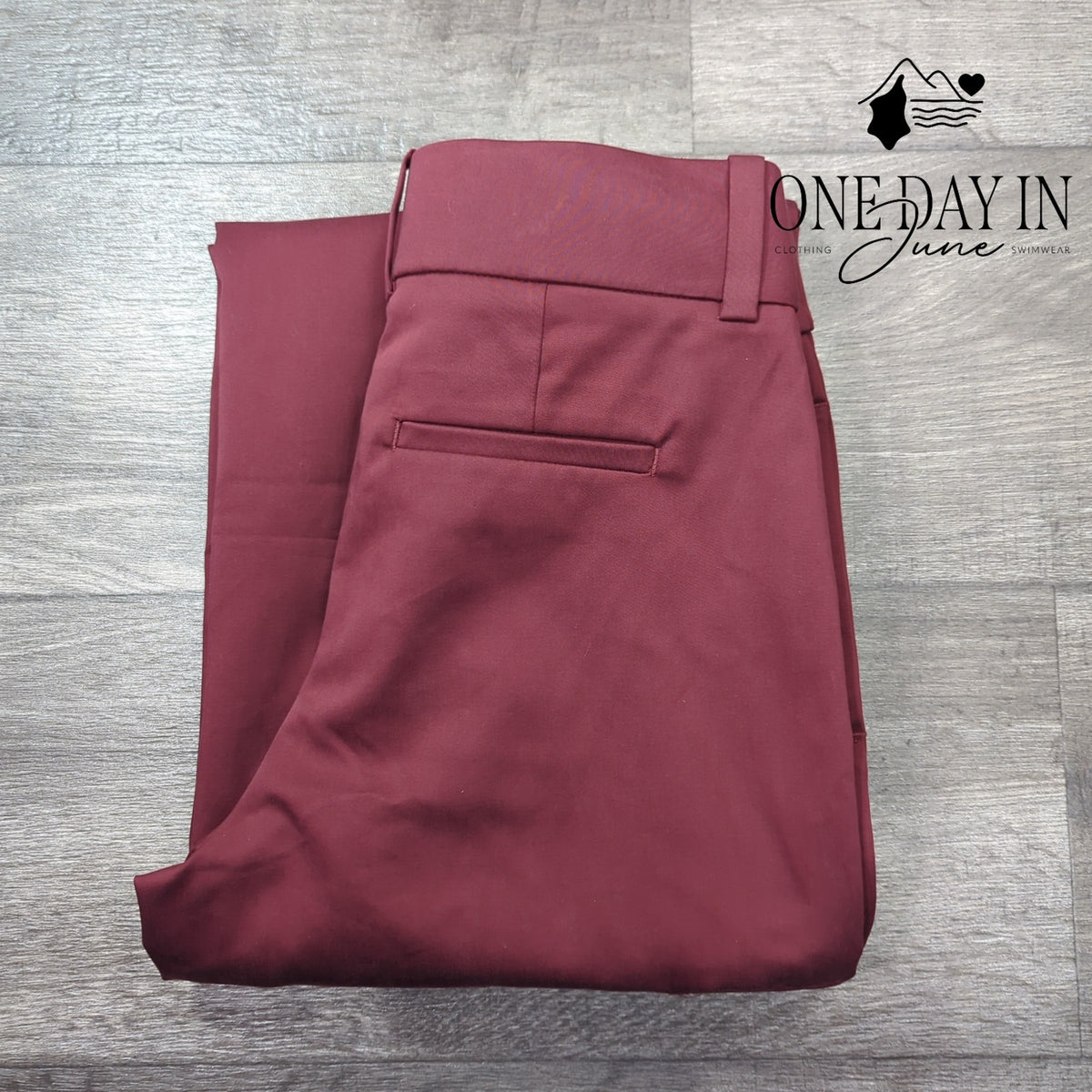 Chico's Sateen Cargo Pants Blackcurrant Burgundy NWT Size Chico's 0 (4)