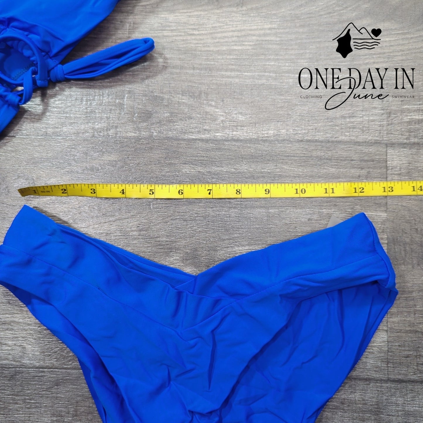 Charmo Keyhole Front Bikini Swimsuit Size S