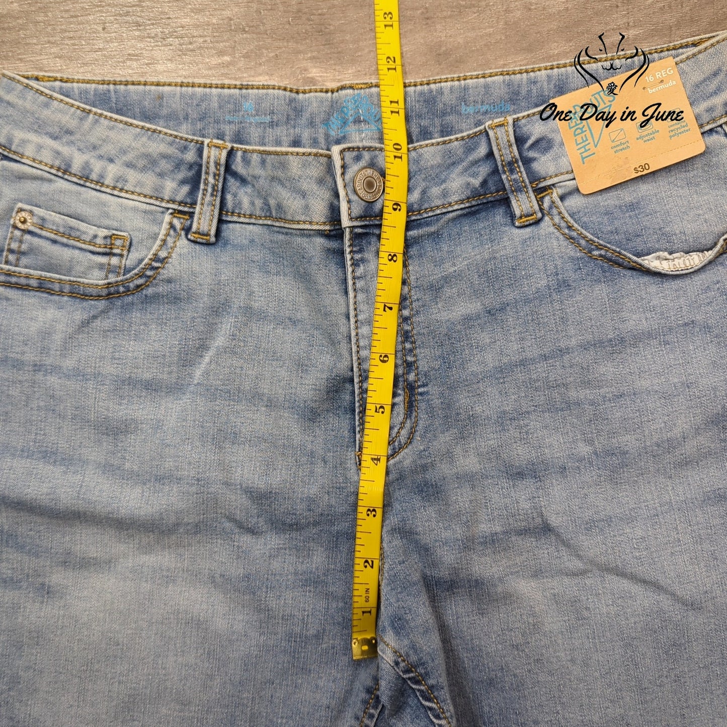 There Abouts Bermuda Shorts Size 16
