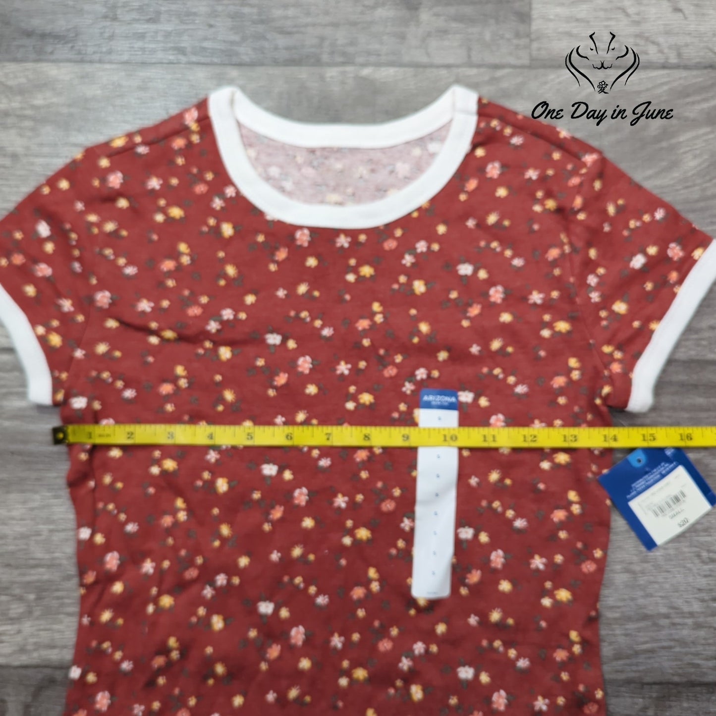 Arizona Jean Co. Short Sleeve Floral Tee Shirt Size S