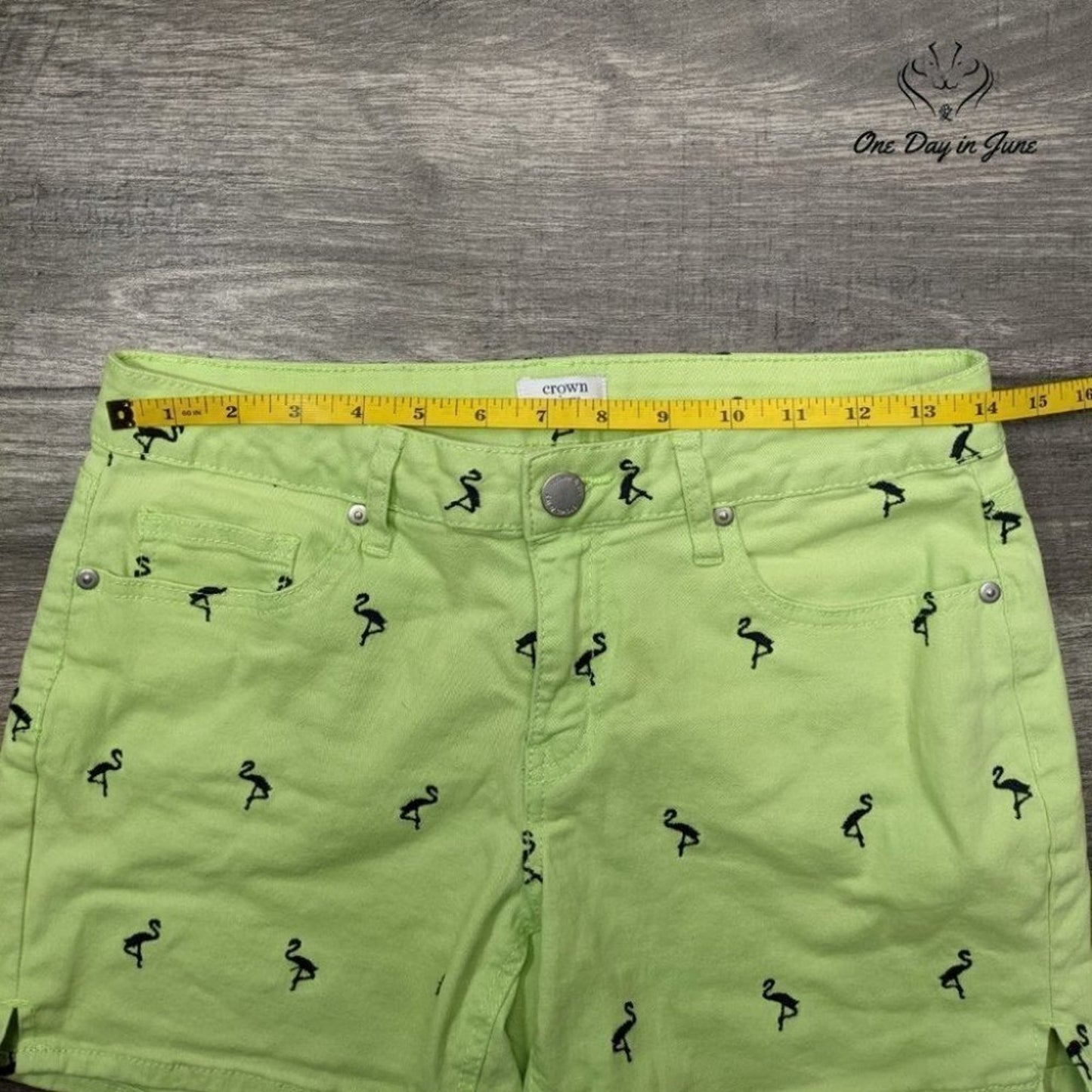 crown & ivy Flamingo Shorts Size 4