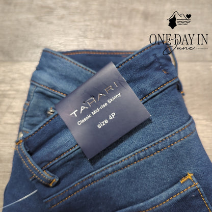 Tahari Classic Mid Rise Skinny Jeans Size 4P