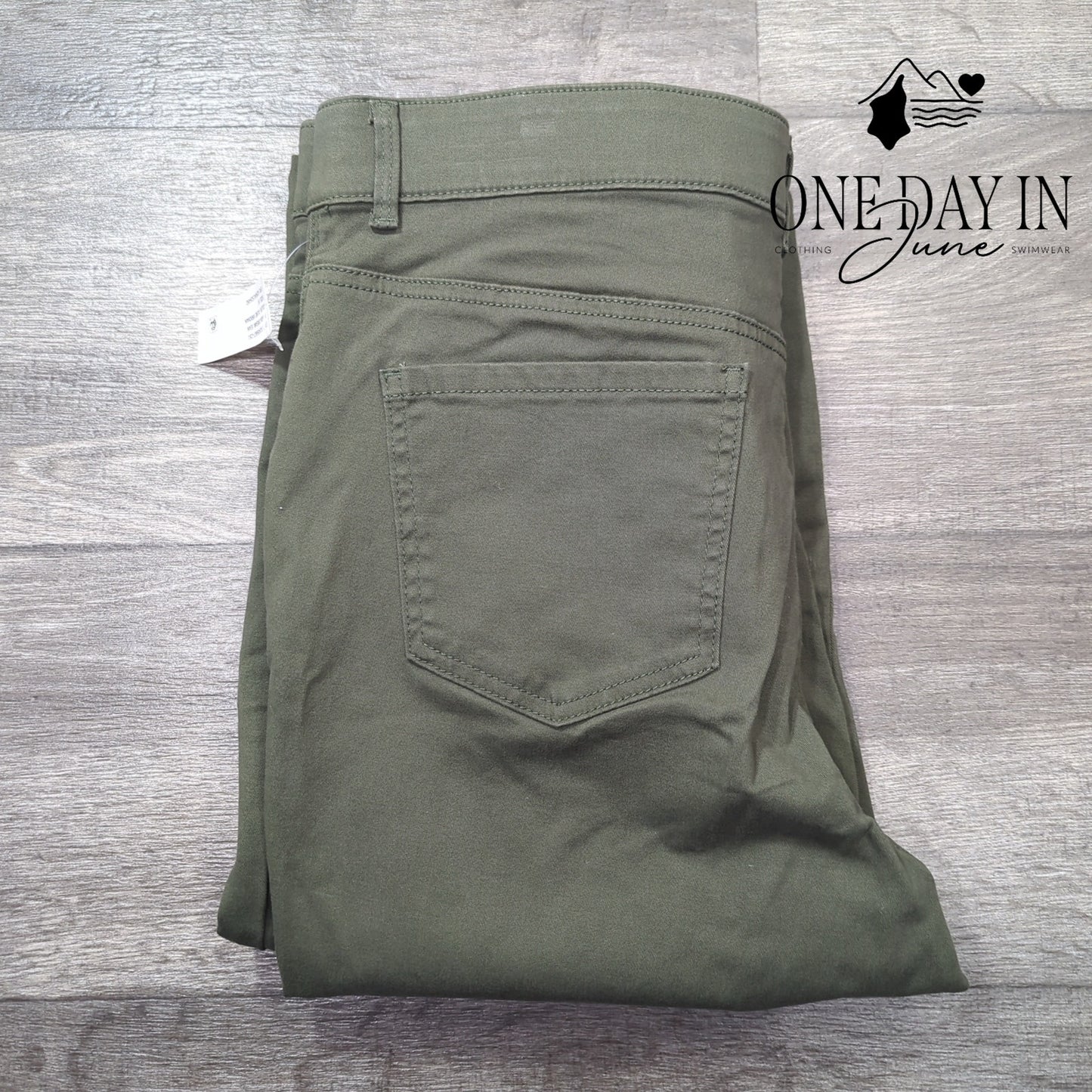 Gloria Vanderbilt Amanda Slimming Jeans Size 14