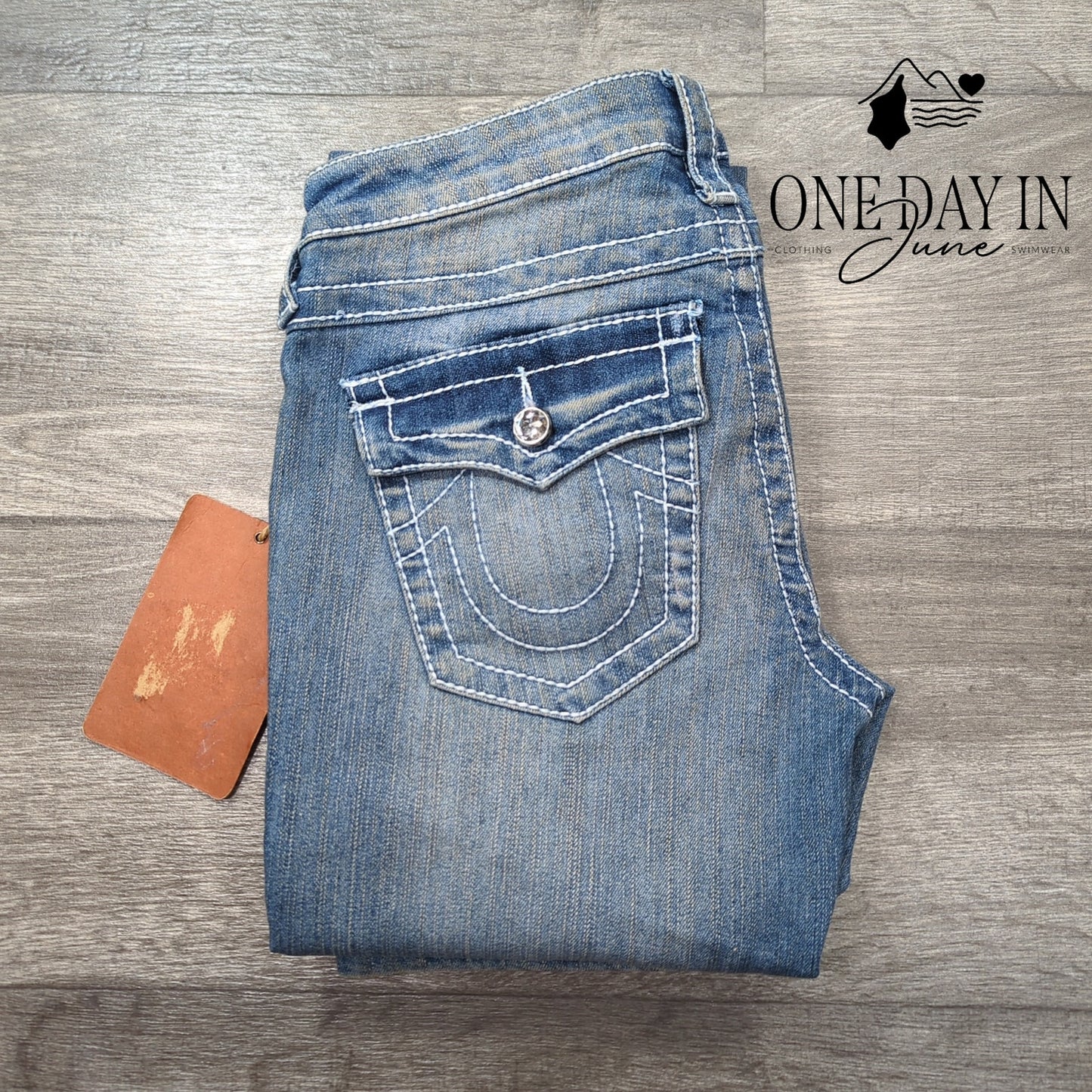 True Religion Low Rise Straight Leg Jeans Size 6 (28)