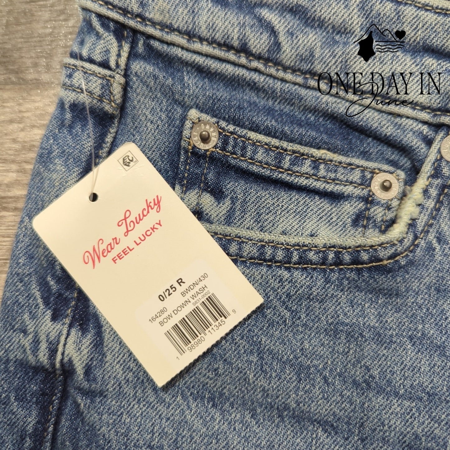 Lucky Brand The Baggy Bow Down Wash Jeans Size 0 (25)